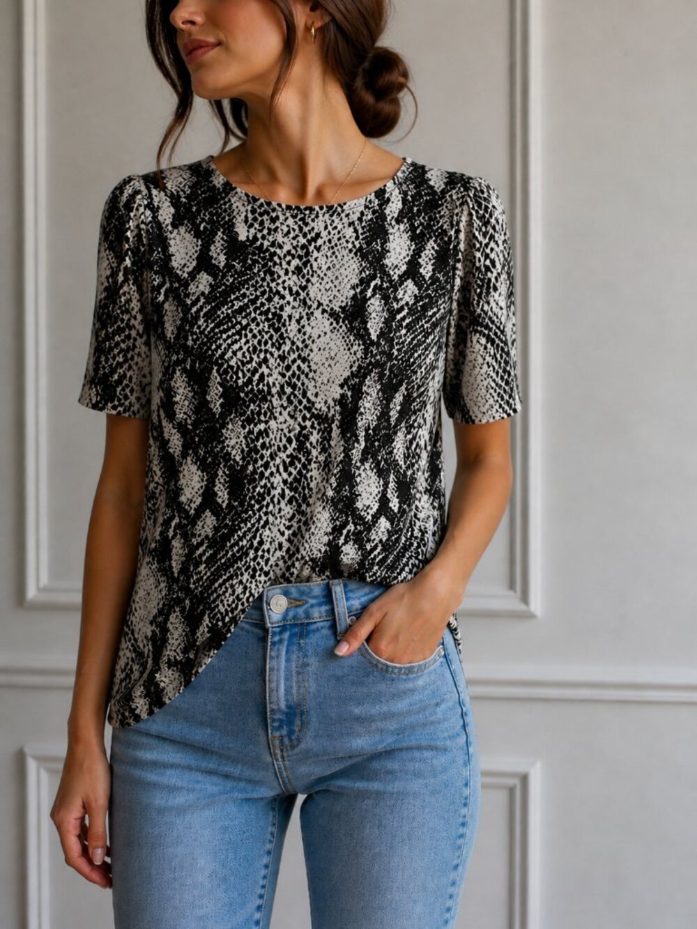 Philosophy Top Blouse Snack Print Black and white puffed sleeve Sz.M